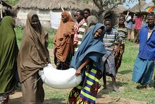 برنامج الأغذية العالمي يدين مقتل 3 موظفين إغاثة بهجوم في وسط الصومال