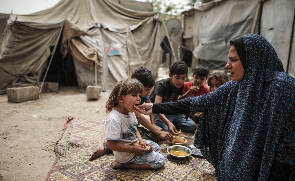 تصل نسبة انعدام الأمن الغذائي في غزة إلى 70% تقريباً بين الأسر من غير اللاجئين في قطاع غزة، ويمثل هذا 40% تقريباً من إجمالي عدد السكان. صورة: برنامج الأغذية العالمي/وسام نصار