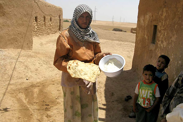 عملية توزيع طارئة للمواد الغذائية على المتضررين من الجفاف فى سوريا بفضل تبرع المفوضية الأوروبية