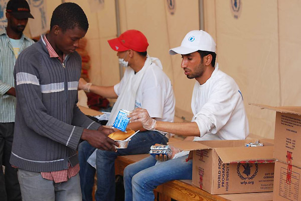 برنامج الأغذية العالمي يرسل المزيد من المساعدات الغذائية إلى المدنيين في مصراتة