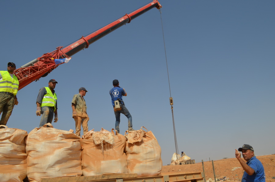 وكالات الأمم المتحدة تقدم مساعدات عاجلة للسوريين العالقين على الحدود السورية-الأردنية