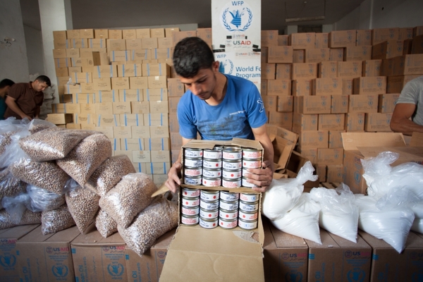 الحكومة اليابانية تدعم برنامج الأغذية العالمي في مشاريع المعونات الغذائية للفلسطينيين الذين يعانون من انعدام الأمن الغذائي في قطاع غزة