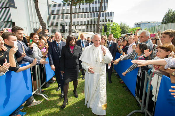 البابا فرنسيس يحث على زيادة الالتزام بالكفاح من أجل القضاء على الجوع