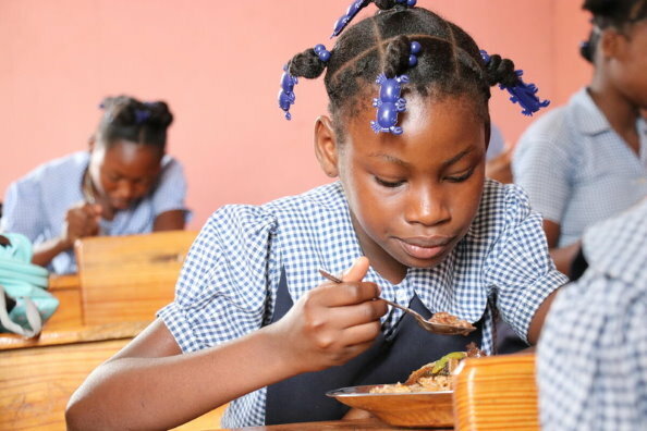 أزمة وشيكة في التغذية إثر خسارة أكثر من 39 مليار وجبة مدرسية منذ بدء الجائحة — اليونيسف وبرنامج الأغذية العالمي
