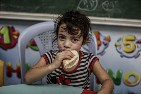 برنامج الأغذية العالمي يوفر شريان حياة من المساعدات الغذائية العاجلة للناس في غزة والضفة الغربية