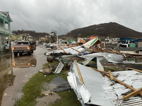 التغير المناخي: برنامج الأغذية العالمي يتأهب للمساعدة بينما ينشر الإعصار بيريل الفوضى في منطقة الكاريبي