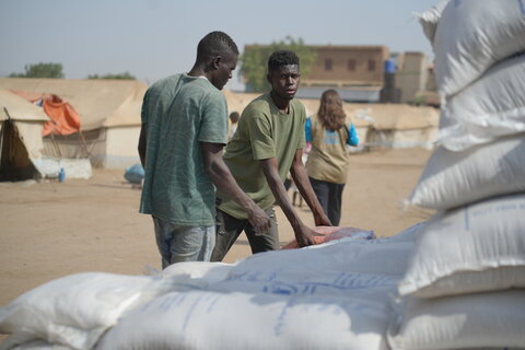 السودانيون يحيون ذكرى الحرب الأليمة وسط تفاقم الجوع وآمال في السلام