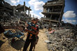 A man and his child in Gaza. WFP Ali Jadallah