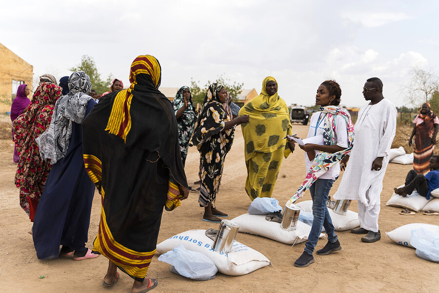 منذ مايو/أيار، ساعد عمال الإغاثة أكثر من 3 ملايين شخص في السودان. الصورة: مكتب تنسيق الشؤون الإنسانية/علاء خير