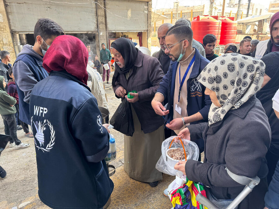 Hot meals distribution WFP in Aleppo