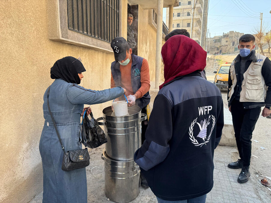 Alepppo WFP food distribution