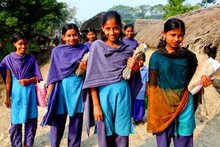 المملكة العربية السعودية تتبرع بالتمر لآلاف من أطفال المدارس في بنجلاديش