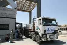 قافلة إنسانية تابعة لبرنامج الأغذية العالمي تنجح في إيصال الغذاء إلى غزة من خلال معبر رفح المصري
