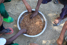 الاتحاد الأوروبي يدعم المساعدات الغذائية والعمليات الجوية لبرنامج الأغذية العالمي في السودان