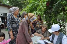 مساعدات برنامج الأغذية العالمي الغذائية تعبر الحدود من أوزبكستان إلى قيرغيزستان
