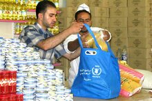 برنامج الأغذية العالمي يتوسع في تطبيق نظام القسائم الغذائية الإلكترونية الخاص باللاجئين العراقيين في سوريا