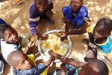 إدارة المعونة الإنسانية بالمفوضية الأوروبية تُقدم 650 ألف يورو لتغذية الأطفال والنساء المصابين بسوء التغذية في موريتانيا