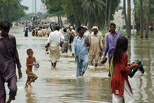 برنامج الأغذية العالمي يحتاج إلى 40 مروحية على الأقل للوصول إلى المجتمعات المحلية المعزولة بسبب الفيضانات في باكستان