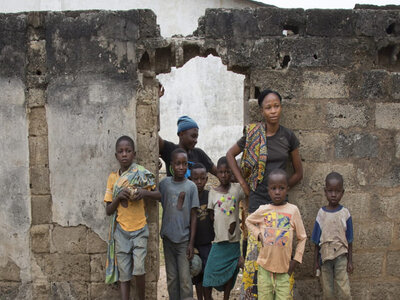 برنامج الأغذية العالمي/جوناثان دومونت الأسرة